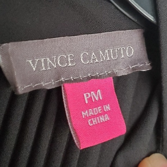 Vince Camuto Black Pleated Top Raglan Sleeve Lightweight Buisness Casual SZ:PM - Picture 4 of 6